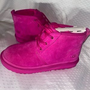 UGG NEW GIRL ROCK ROSE BOOT SIZE 5
